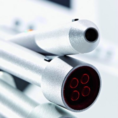 Η συσκευή Combi 400 διαθέτει προαιρετικά κεφαλή laser 1 σημείου 70,5 mW και κεφαλή laser 4 σημείων 4 x 13,5 mW 